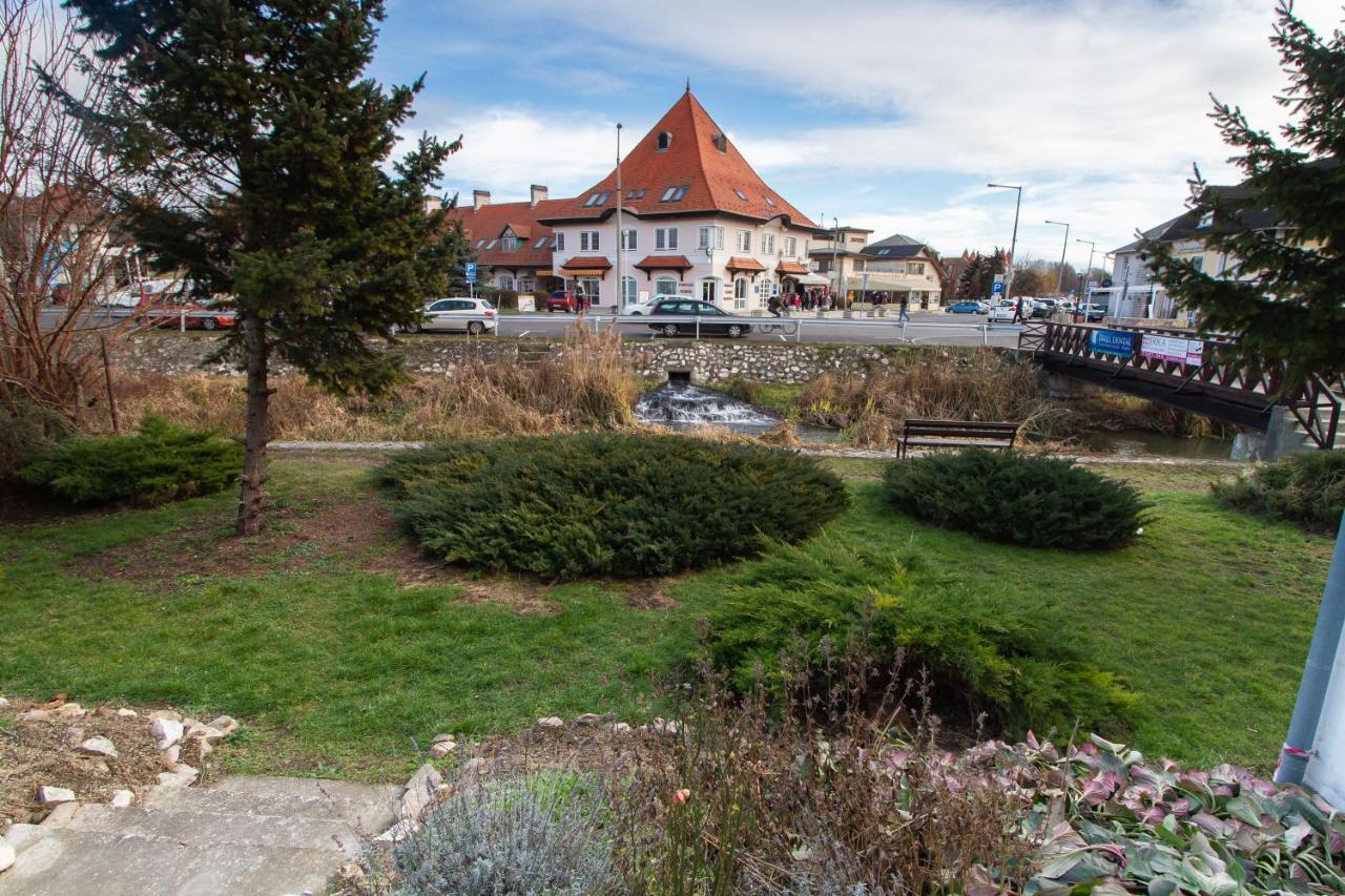 Ecoappart-Haz Mosonmagyaróvár Exteriör bild